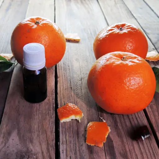 Huile essentielle bio Mandarine rouge Marie-Ange Guillemet